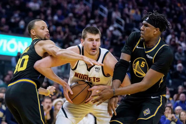 控卫在背负 控卫在背负